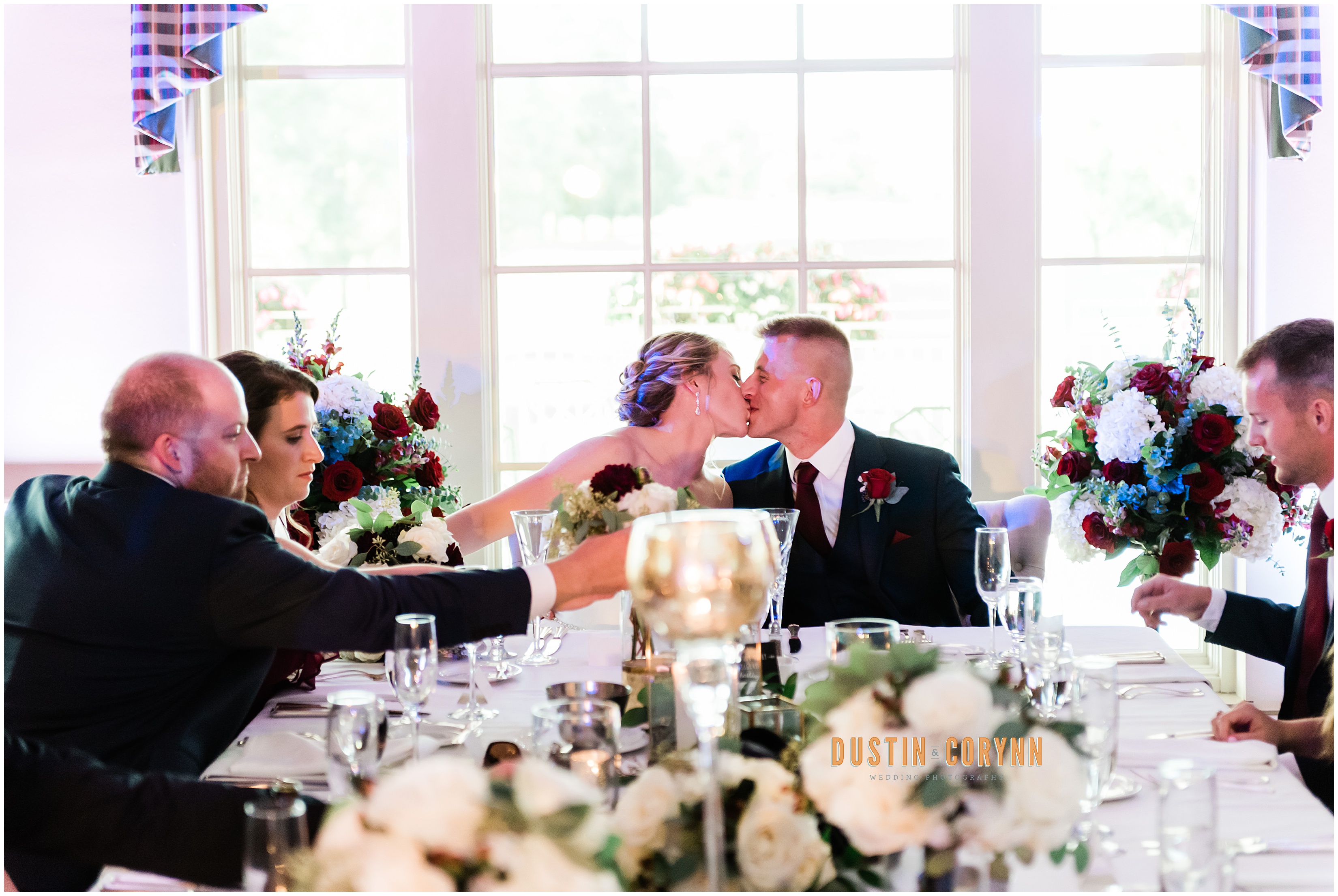 Kiss at the Headtable