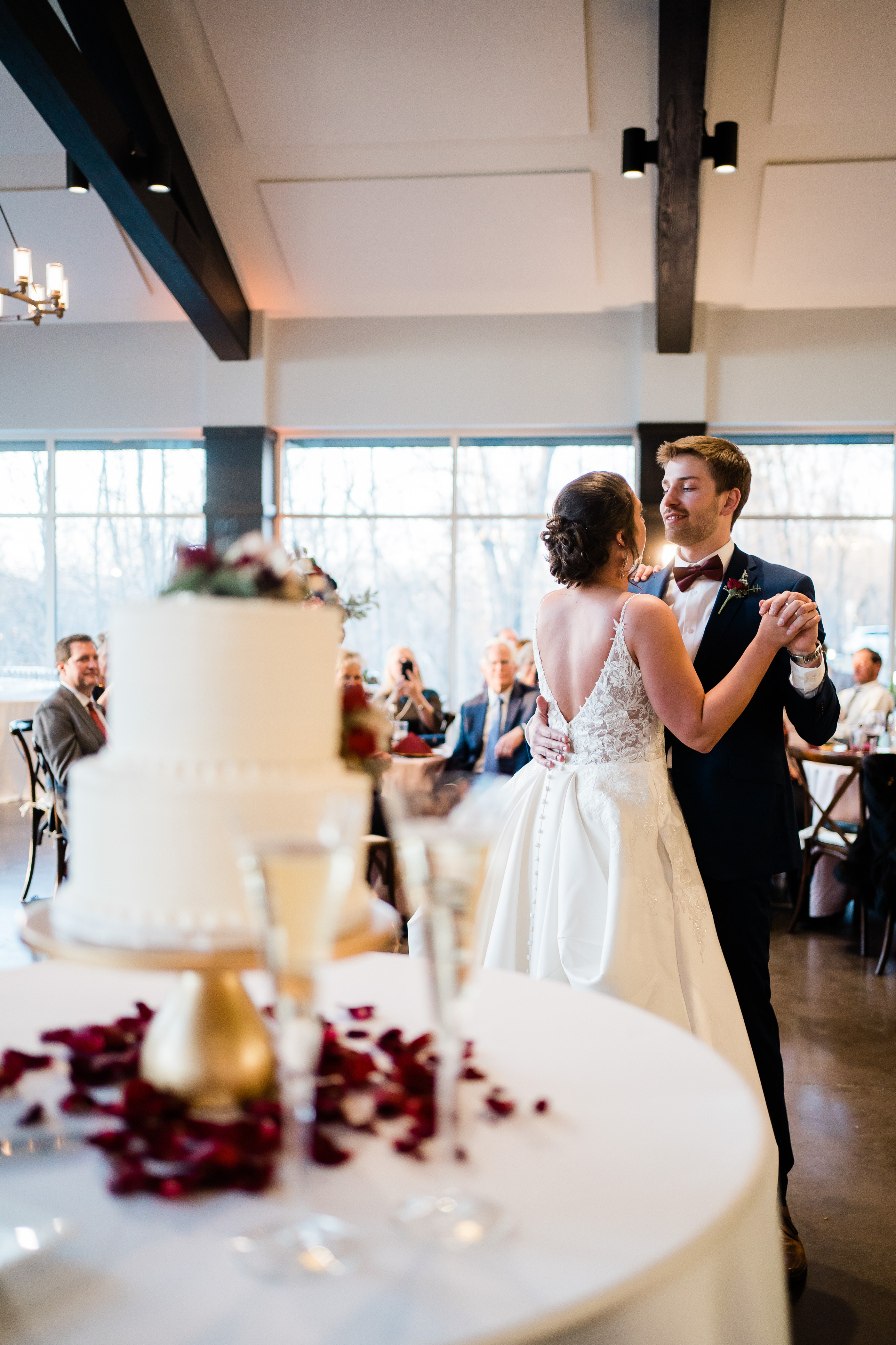 Fort Wayne wedding photographer capture bride and groom dancing