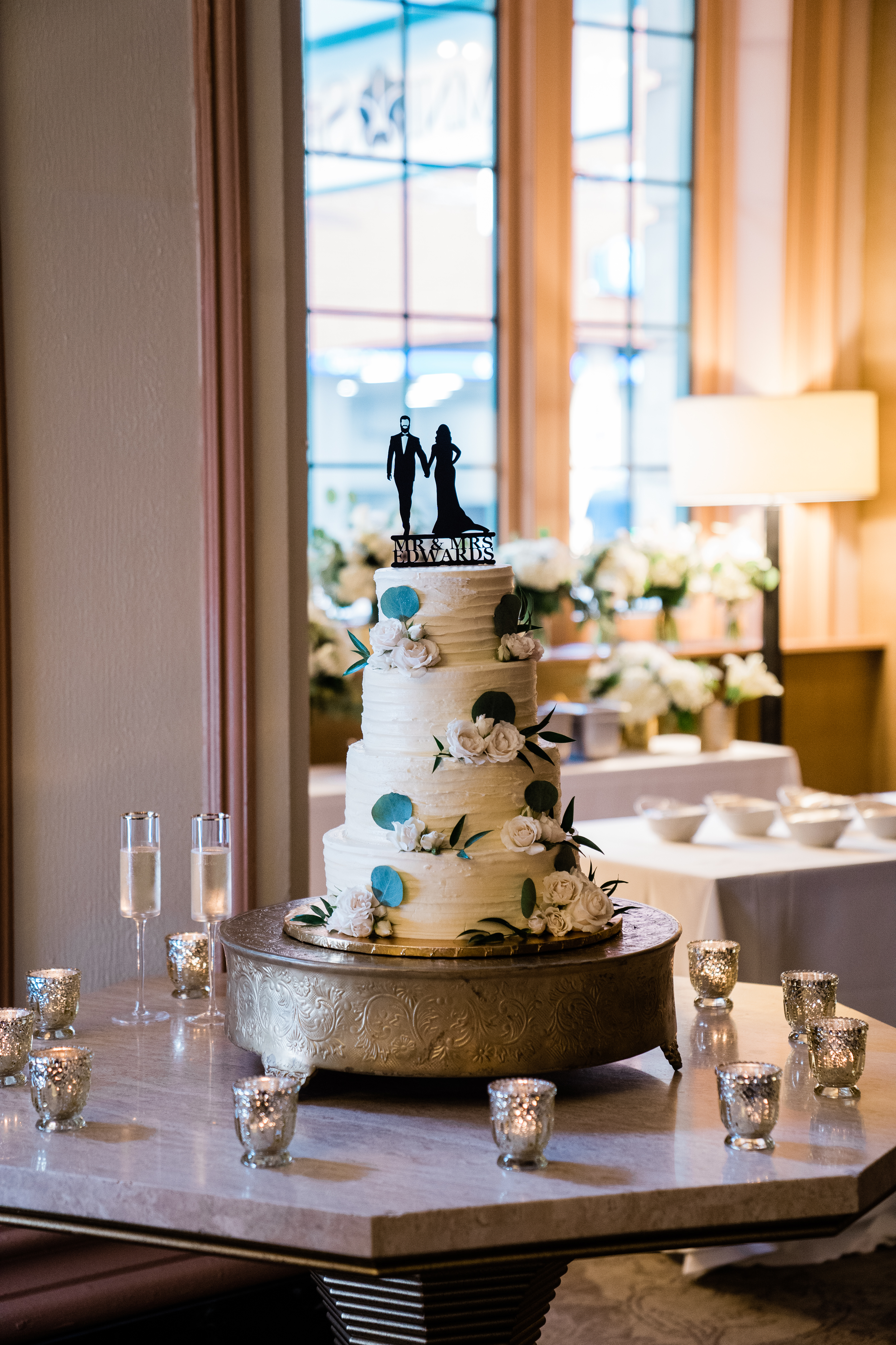 wedding cake at elegant Fort Wayne wedding venue