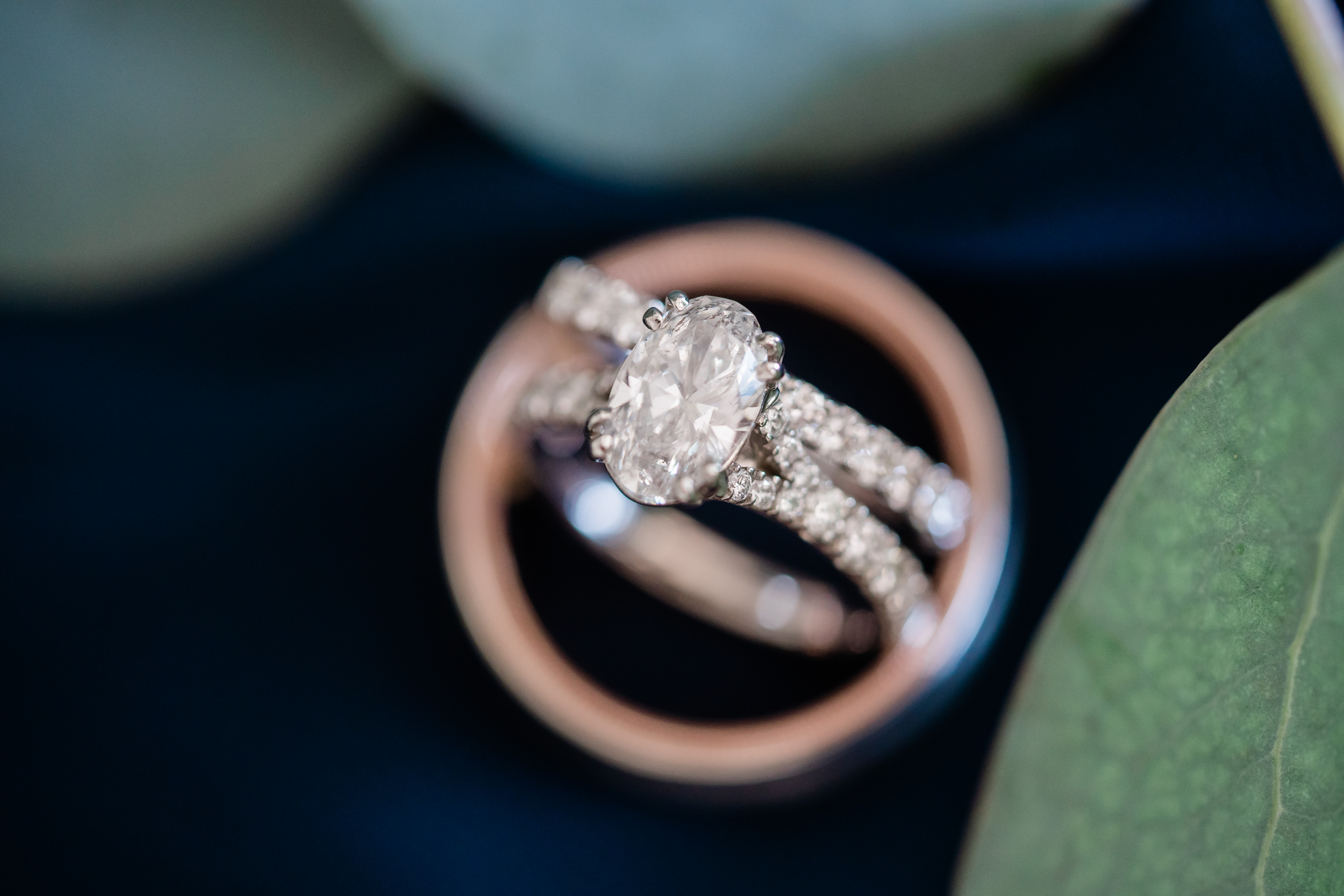 Fort Wayne wedding photographers capture close up of wedding rings 