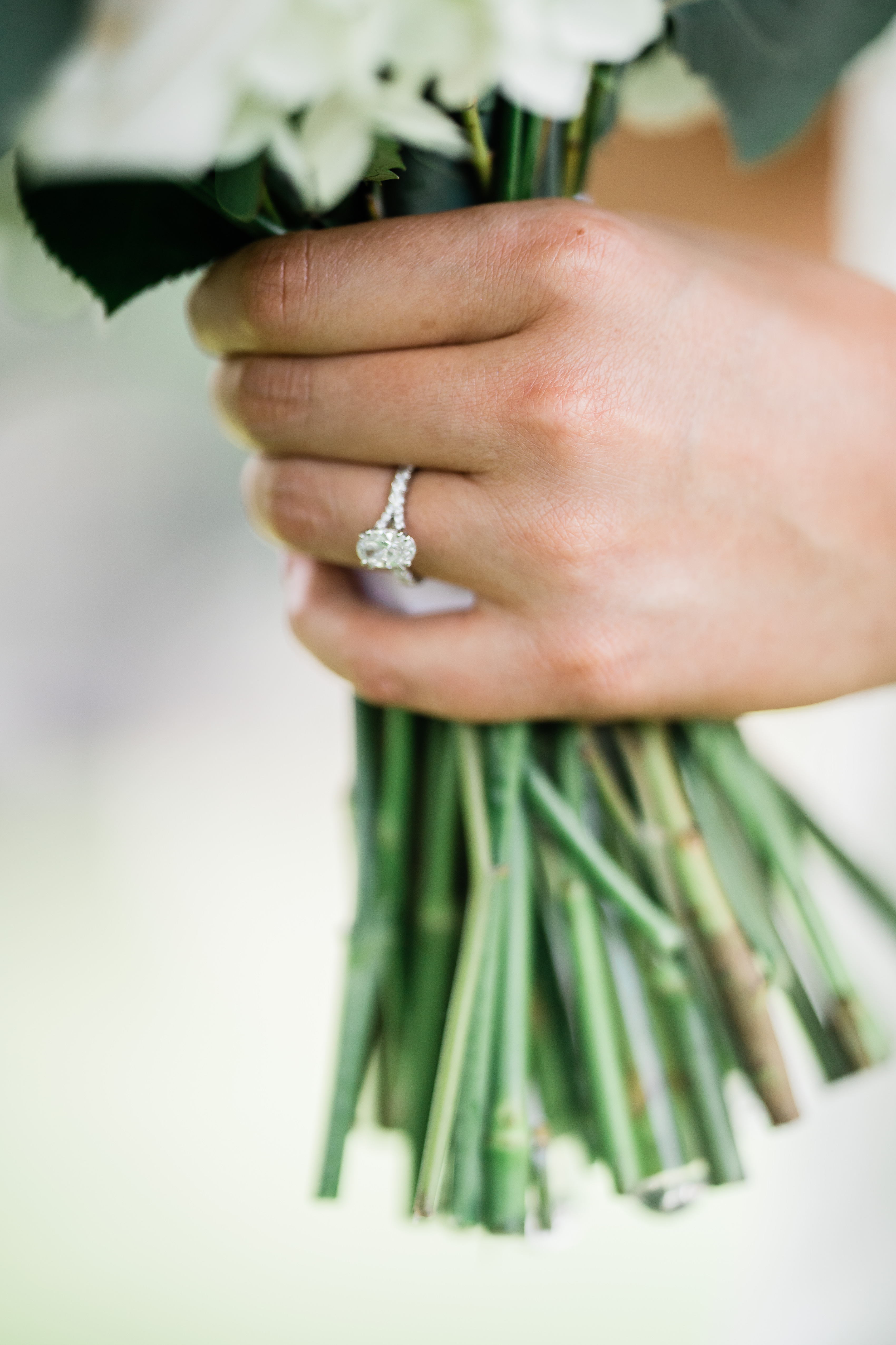 Fort Wayne wedding photographers capture bride holding bouquet