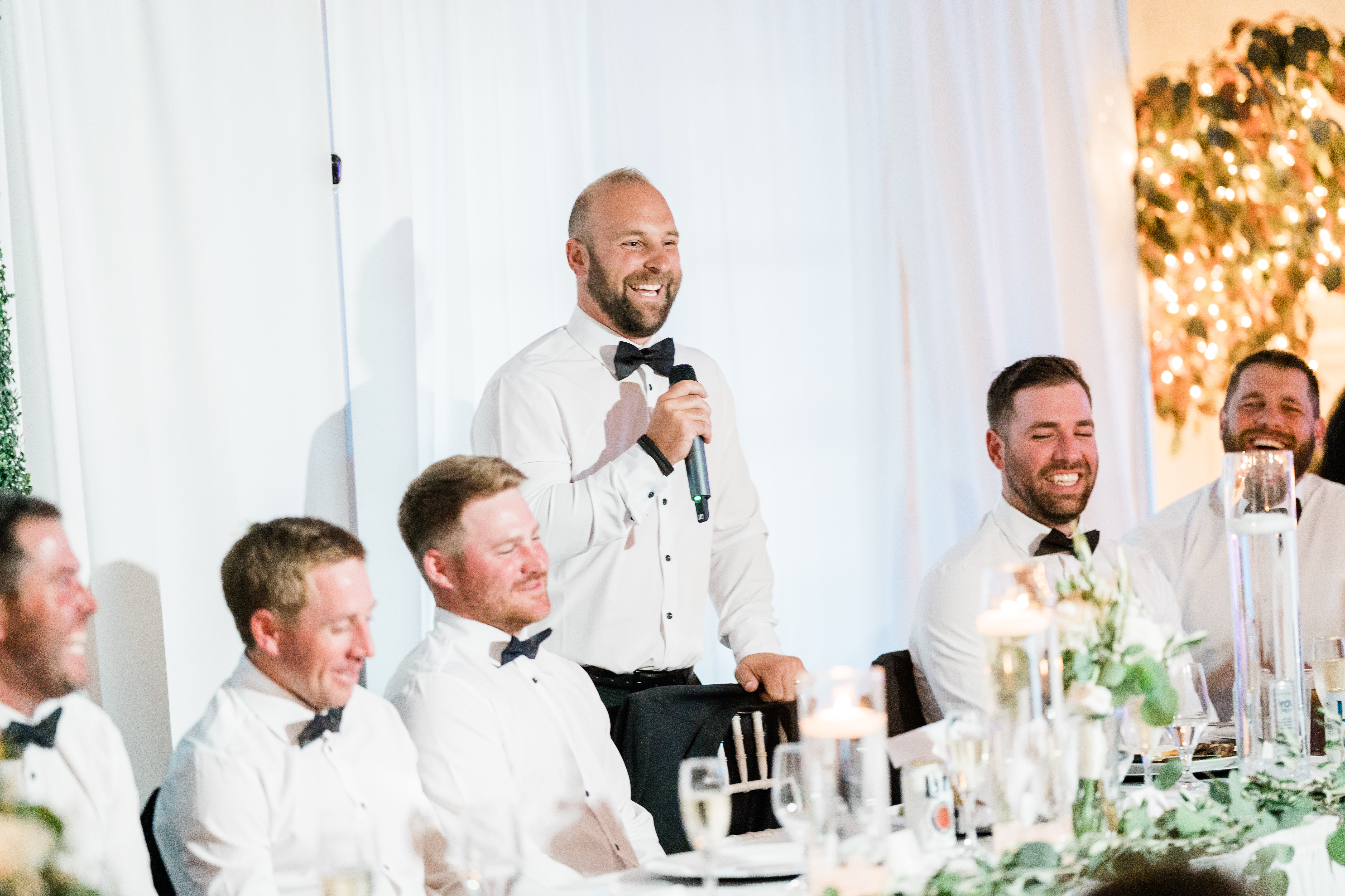 Fort Wayne wedding photographers capture best man giving speech