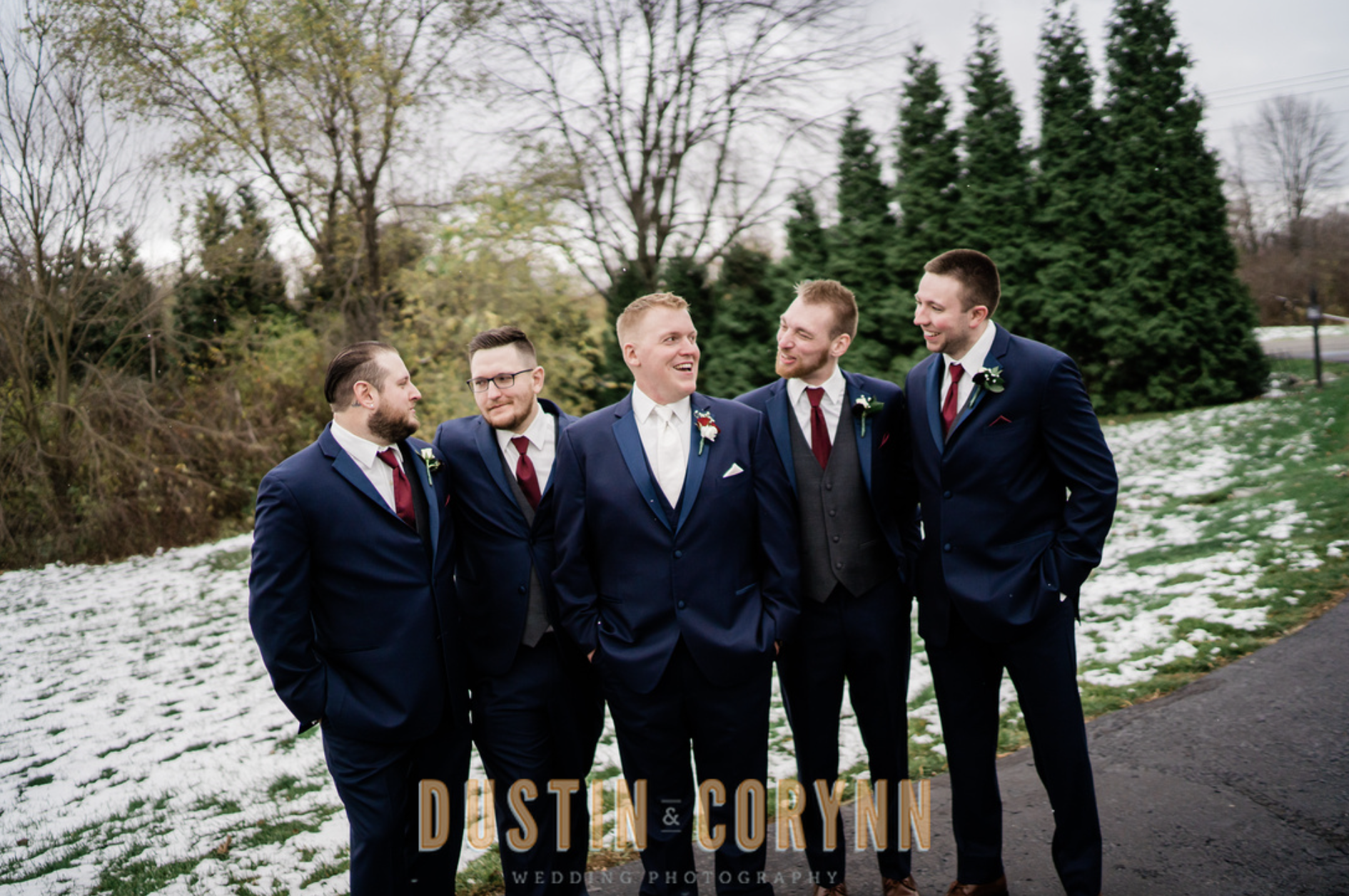 Fort Wayne wedding photographer captures groom with groomsmen